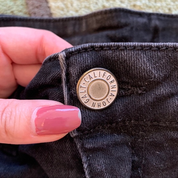 Brandy Melville Frayed Black Skinny Jeans🖤 - Picture 5 of 8